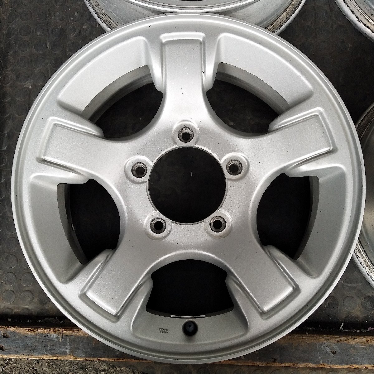 A11-82[4шт.@ цена ][16x5.5J 5x139.7 ET+22 ступица 110] Suzuki SUZUKI оригинальный * Jimny и т.п. * витрина самовывоз возможность *.. заявление выпуск возможность 