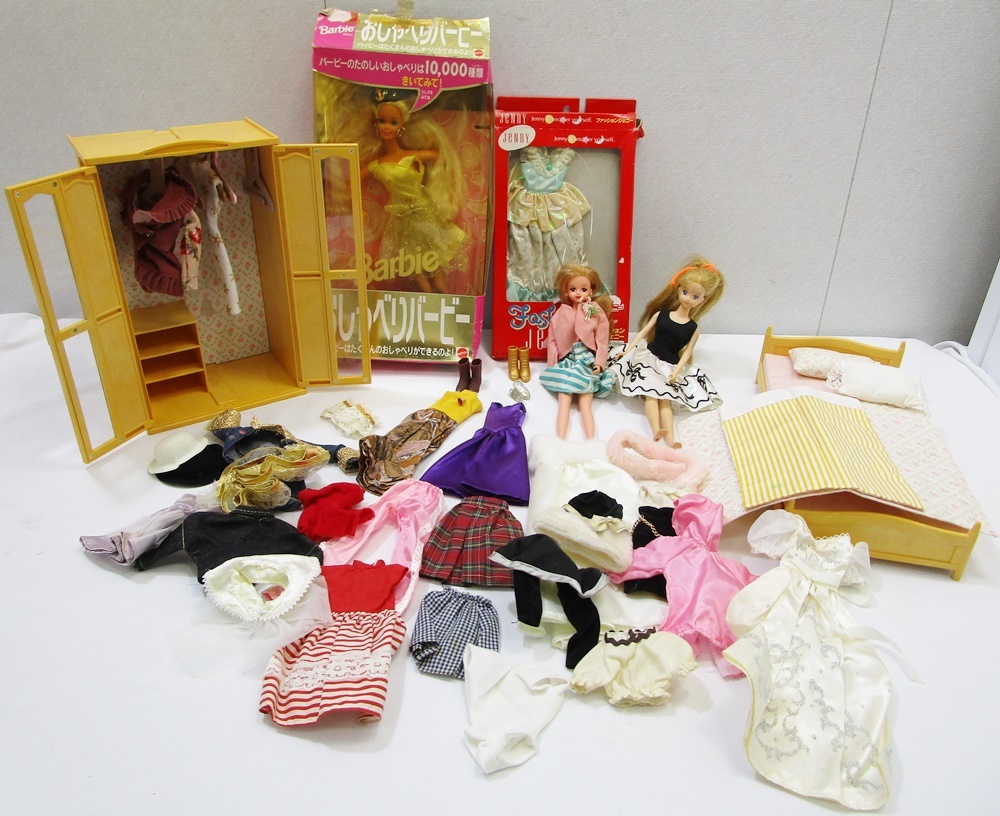 驚きの値段 《ジャムルK》Kg1210-42◆リカちゃん人形 ジェニーちゃん クローゼット ベット 洋服大量 セット 人形