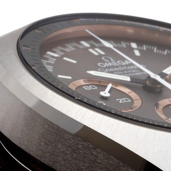  Omega OMEGA Speedmaster Mark II 327.20.43.50.01.001 серый циферблат не использовался наручные часы мужской 