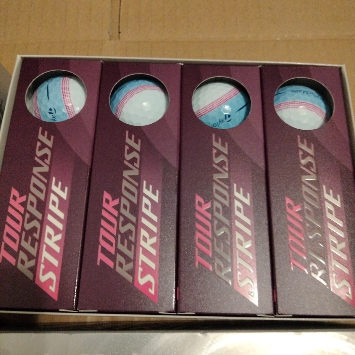 テーラーメイド TOUR RESPONSE STRIPE ゴルフボール ブルー 4 テーラーメイド TOUR RESPONSE STRIPE ゴルフボール ブルー 4