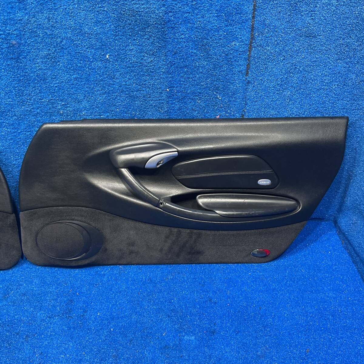 [AK-0024499] H16 Porsche Boxster 986K 986 поздняя версия левый руль [ дверей отделка внутренняя обшивка левый правый ] 587582