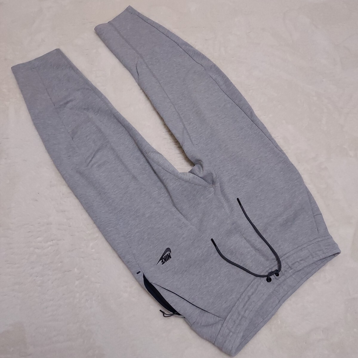 定価¥9720 NIKEナイキテックフリースOHパンツ M グレーTECH 定価¥9720 NIKEナイキテックフリースOHパンツ M グレーTECH