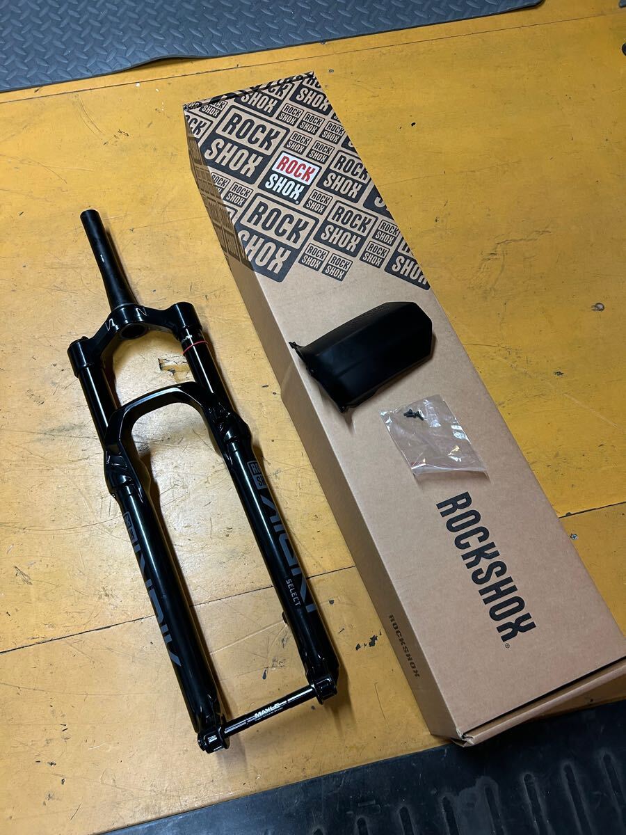 ROCKSHOX LYRIK Select 29インチ用 150mm 44mmオフセット/Boost ROCKSHOX LYRIK Select 29インチ用 150mm 44mmオフセット/Boost