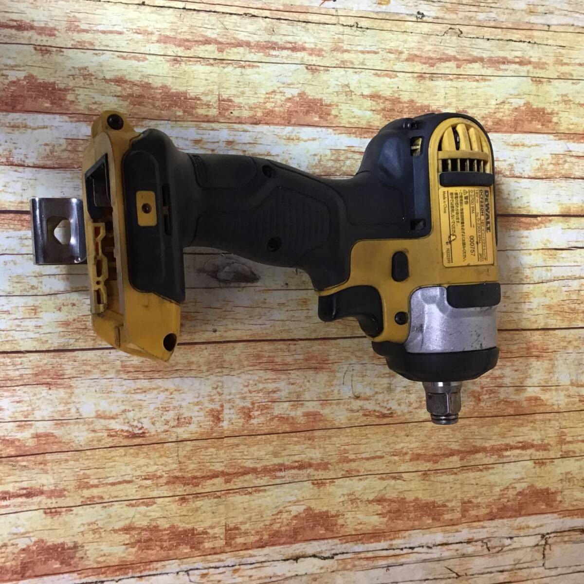 中古品】デウォルト(DEWOLT) 充電式インパクトレンチ DCF880HD1 中古品】デウォルト(DEWOLT) 充電式インパクトレンチ DCF880HD1