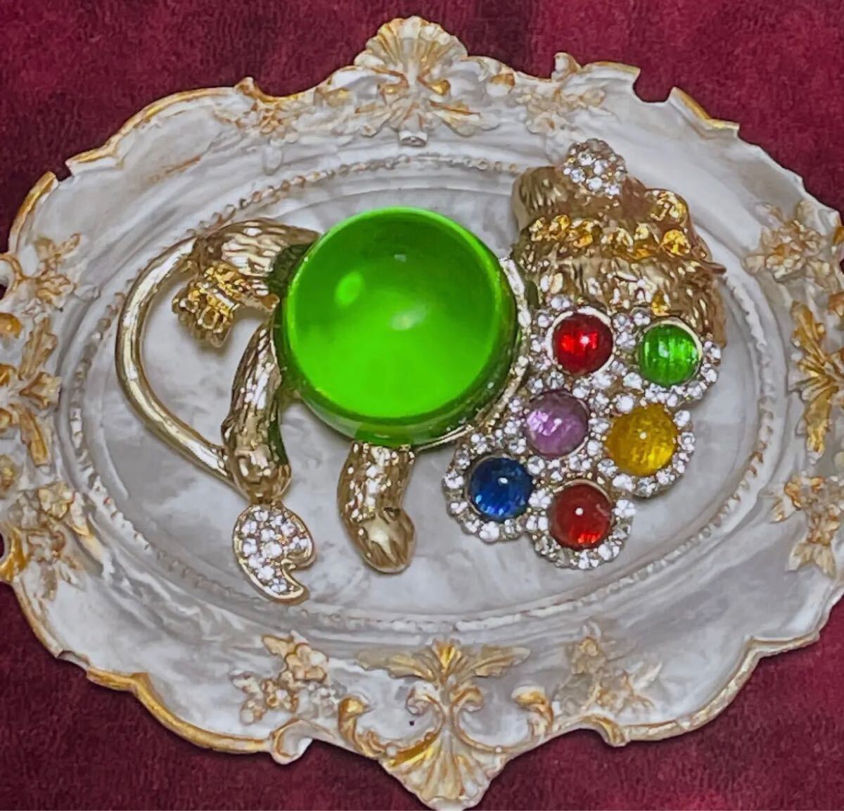 ブローチ　brooch ヴィンテージ　vintage ゴージャス　カラフル　派手