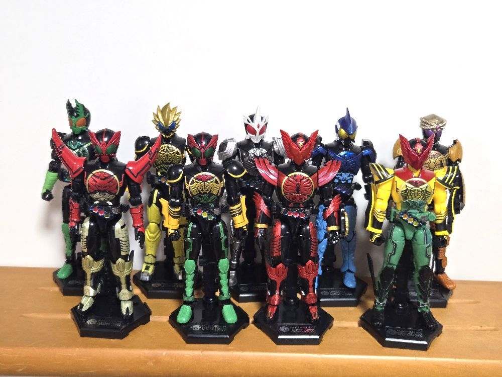 層動 CHRONICLE 仮面ライダーオーズ 9体セット バンダイ 現状品 仮面ライダーW(ダブル)