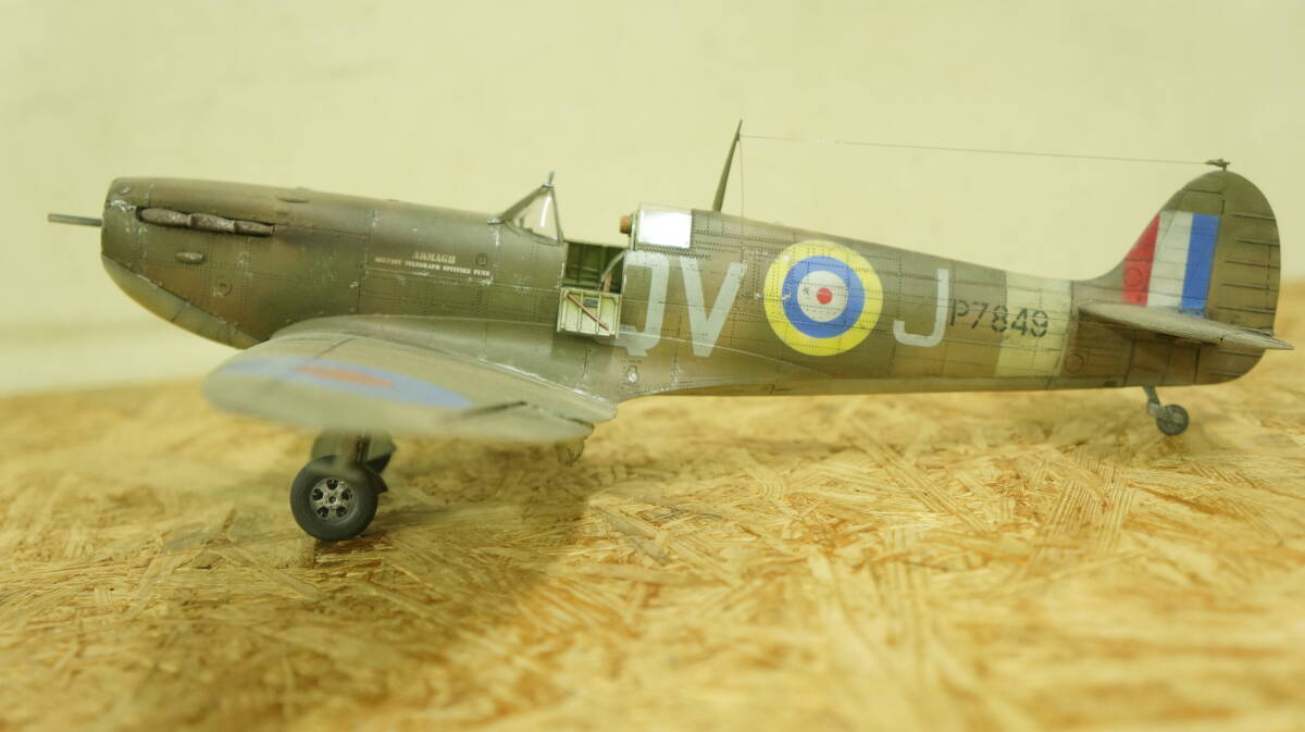 Spitfire MK.IIa Supermarine Revell 1/32 б/у товар сборка, покрашен заметная царапина, загрязнения нет 