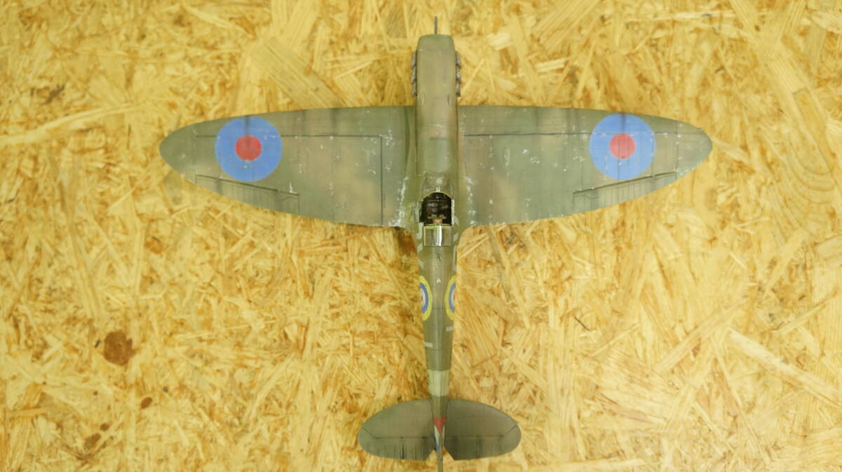 Spitfire MK.IIa Supermarine Revell 1/32 б/у товар сборка, покрашен заметная царапина, загрязнения нет 