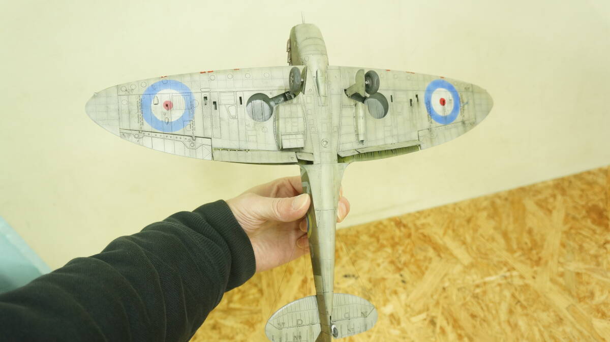 Spitfire MK.IIa Supermarine Revell 1/32 б/у товар сборка, покрашен заметная царапина, загрязнения нет 