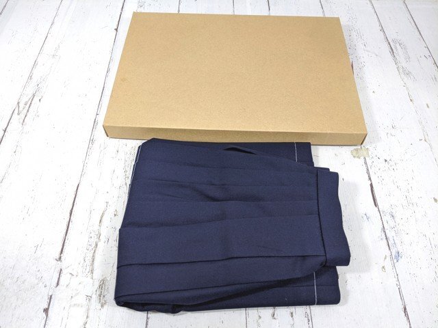 【as709】中学校 高校 女子用学生服 制服 冬服スカート カネボウ パワーツイスト 箱ヒダ 紺 W60 L60 丸洗い 未使用◆W70