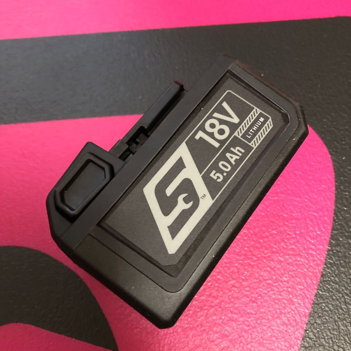 スナップオン　CTB185 18V リチウムバッテリー　新品　電動インパクト用　Snap-on