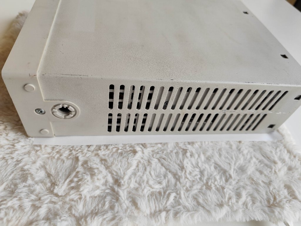 FLUKE 8846A 6 колонка половина высота . раз мульти- измерительный прибор повторный . правильный после отправка * оптимальный отрегулирован *. правильный с документами бесплатная доставка внешний вид плохой, руль . передний и задний (до и после) покрытие нет 