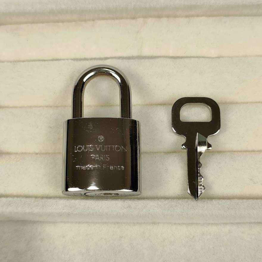 美品 LOUIS VUITTON ルイヴィトン パドロック 南京錠 カデナ 鍵 美品 LOUIS VUITTON ルイヴィトン パドロック 南京錠 カデナ 鍵