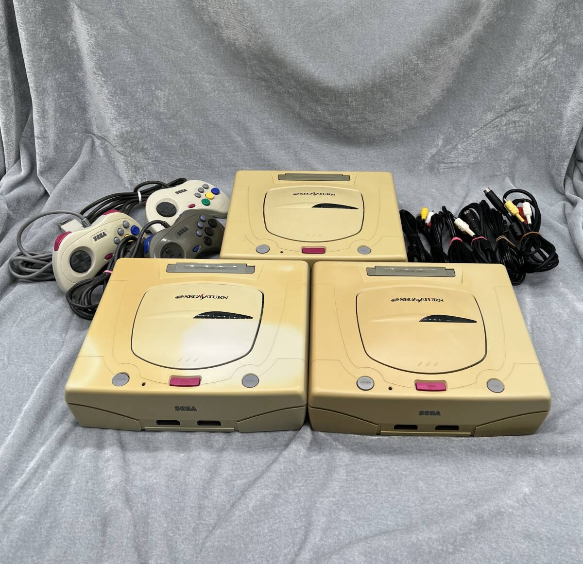 セガサターン ホワイト 動作確認済み 3つ セット 本体 コントローラー ケーブル 付属
