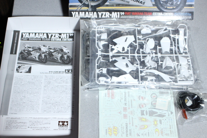 廃番・未組立品】タミヤ MotoGP YZR-M1 FIAT YAMAHA TEAM 廃番・未組立品】タミヤ MotoGP YZR-M1 FIAT YAMAHA TEAM