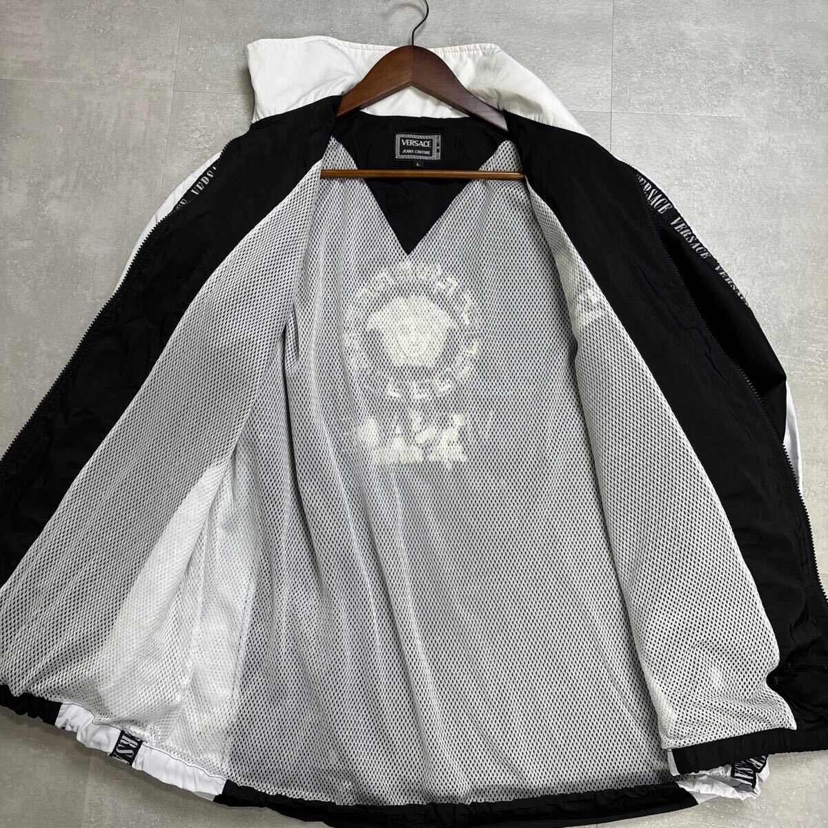 美品 超希少 VERSACE JEANS COUTURE ヴェルサーチ アーカイブ 美品 超希少 VERSACE JEANS COUTURE ヴェルサーチ アーカイブ