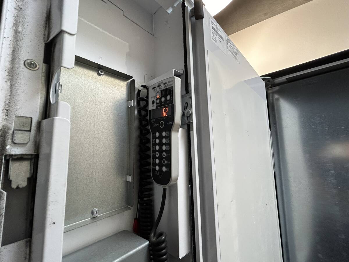 5072 Fe 富士電機 自動販売機 FRM10D5CZ1NM-M1 小型汎用自動販売