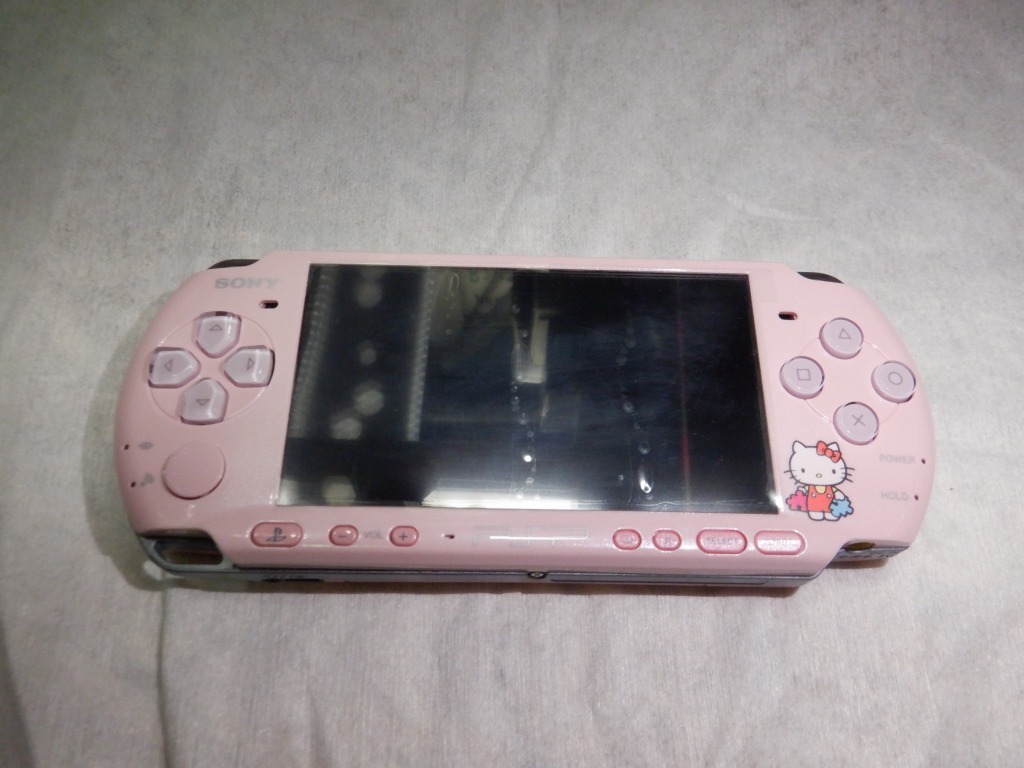 PSP本体　(PSP-3000 ハローキティ)　作動確認済み！