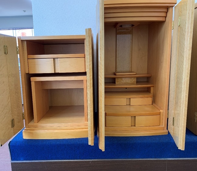 【展示・未使用品・送料無料】☆高級仏壇☆定価56万クーガ(メープル)二段/15*43/処分品/仏具/葬式/仏様/冠婚葬祭/開眼供養前/格安商品