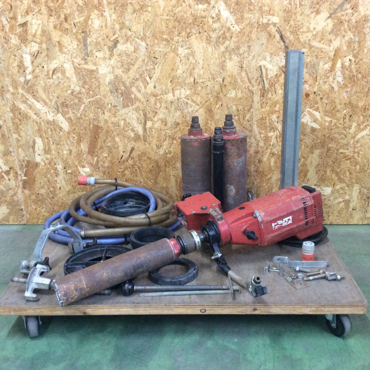 WH-3856】中古品 HILTI ヒルティ ダイヤモンドコアドリル DD-80E WH-3856】中古品 HILTI ヒルティ ダイヤモンドコアドリル DD-80E