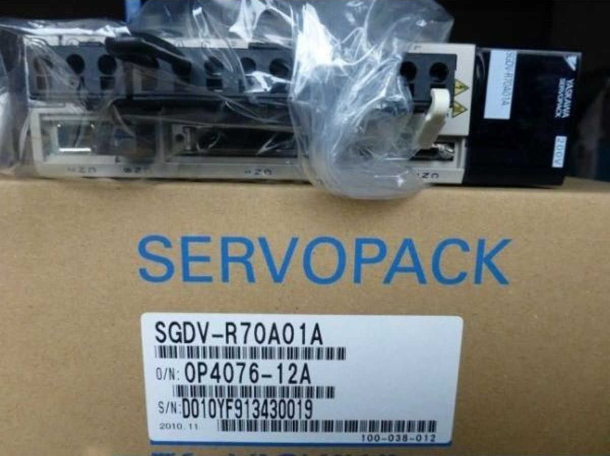 新品★東京発★適格請求★税込 YASKAWA/安川電機 SGDV-R70A01A サーボドライブ★６ヶ月保証