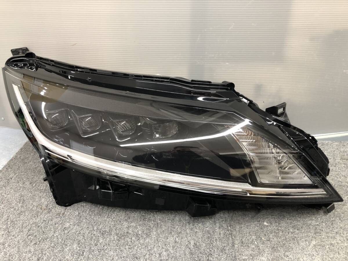 □□2501-W4 美品!日産 E13 ノート 純正 LED 右 ヘッドライト □□2501-W4 美品!日産 E13 ノート 純正 LED 右 ヘッドライト