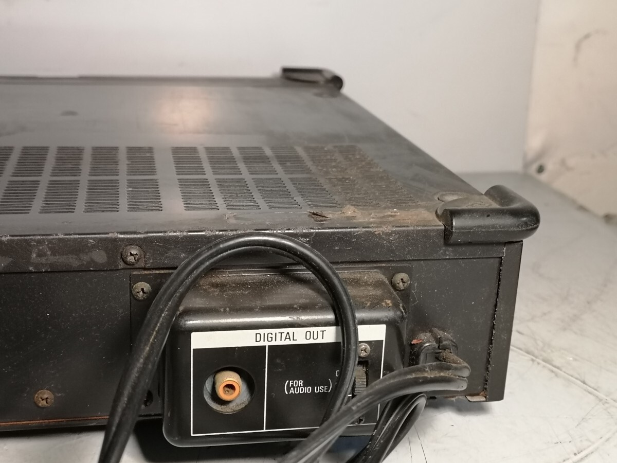 SONY CDP-553ESD CD PLAYER Junk 