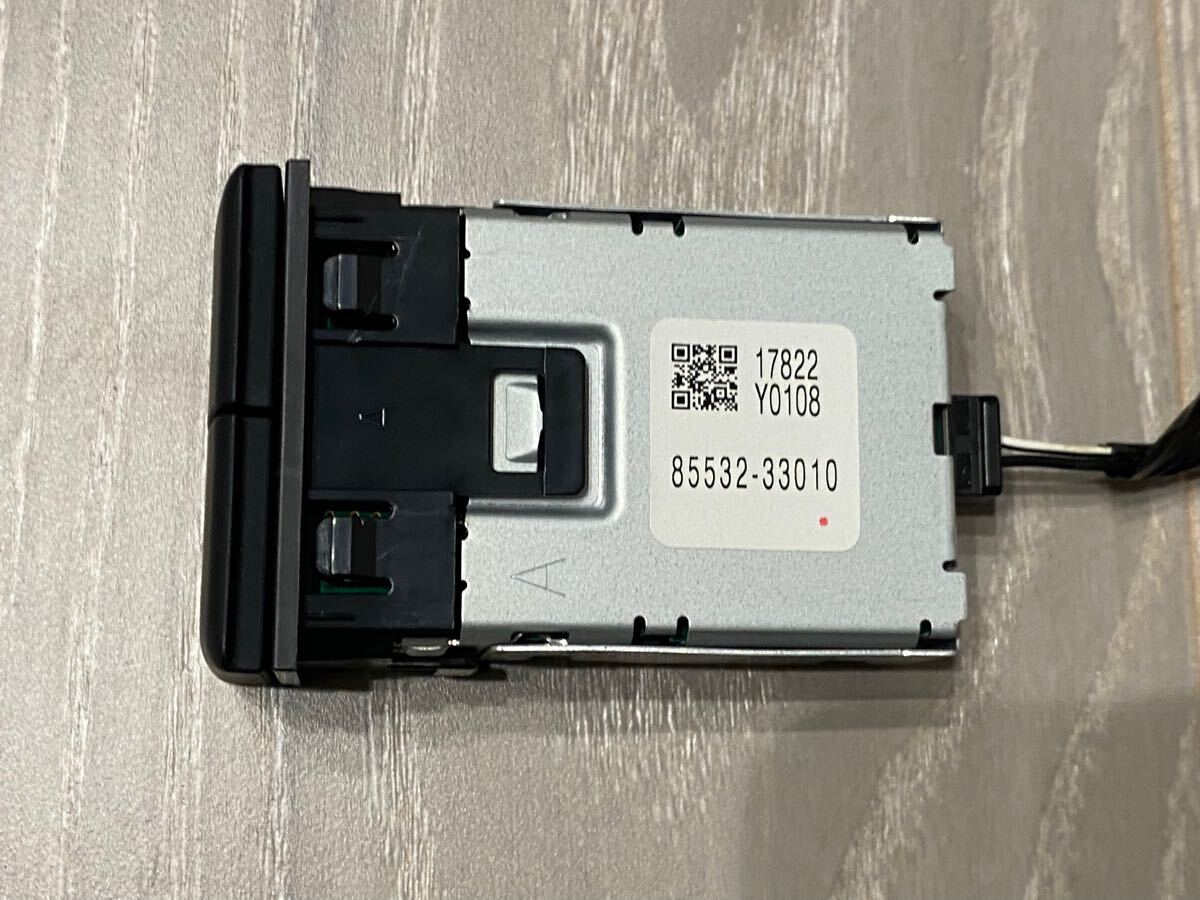 美品トヨタ純正USBチャージャーソケット 80系ノア/ヴォクシー/エスクァイア 前期/后期/ハイブリッド等 85532-33010 管理番號Y0108