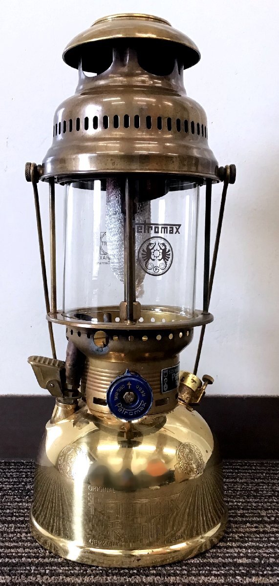 【中古】Petromax/ペトロマックス　 HK500　圧力式灯油ランタン オイルランプ　カラー：ブラス　レトロな風合いと高級感のあるランタンです