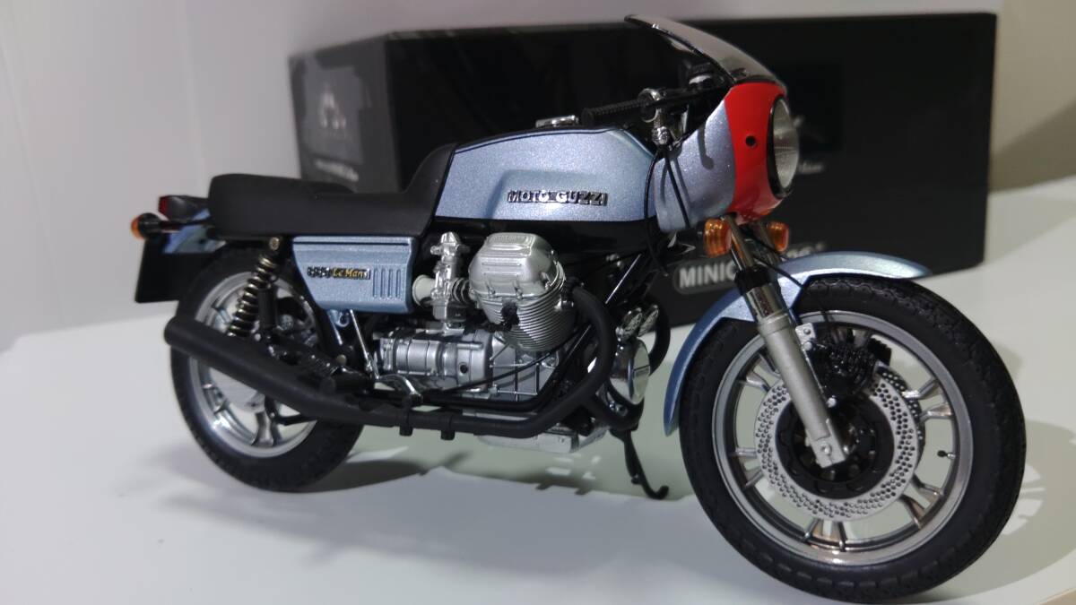 バーゲンで 1／12ミニチャンプス モトグッチ850MKⅠルマン オートバイ
