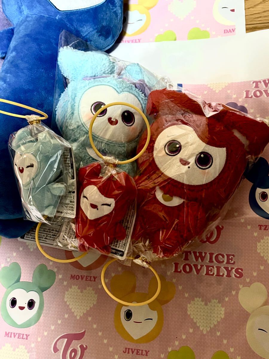 TWICE LOVELYS のびふにゃBIGぬいぐるみ コンプリート+おまけ4 TWICE LOVELYS のびふにゃBIGぬいぐるみ コンプリート+おまけ4