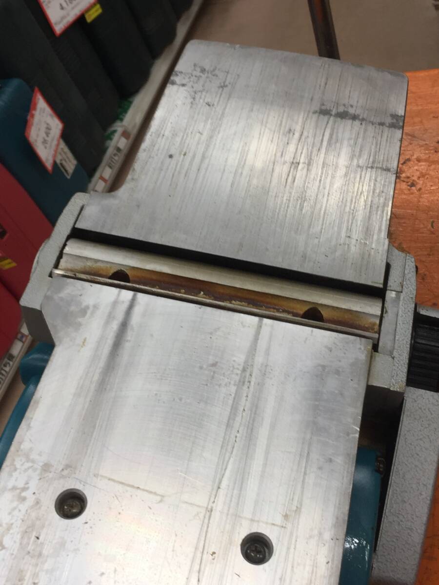 中古品】makita 170mm電動カンナ 1806B /ITGP5E14UJC0 中古品】makita 170mm電動カンナ 1806B /ITGP5E14UJC0