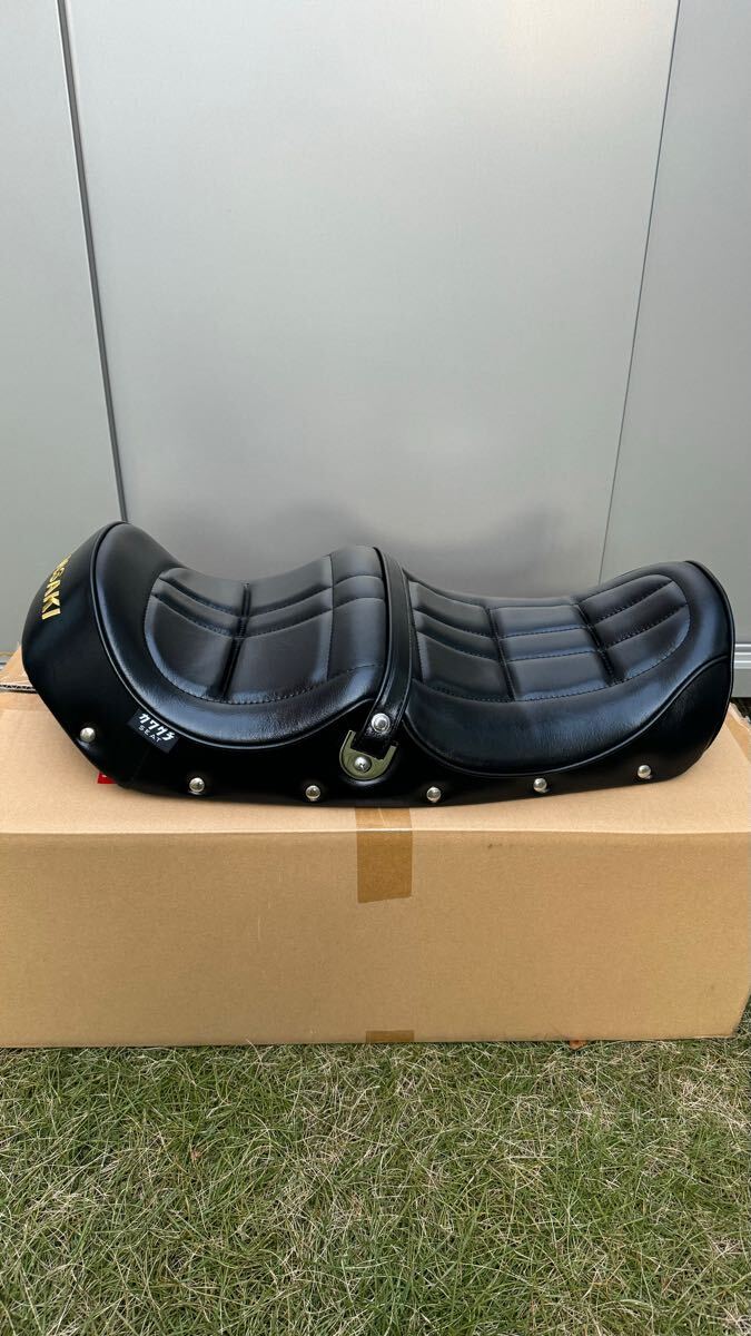 ゼファー750 純正加工川口シート 猫背 ノッチ仕様 ゲルザブ入り ゼファー750 純正加工川口シート 猫背 ノッチ仕様 ゲルザブ入り