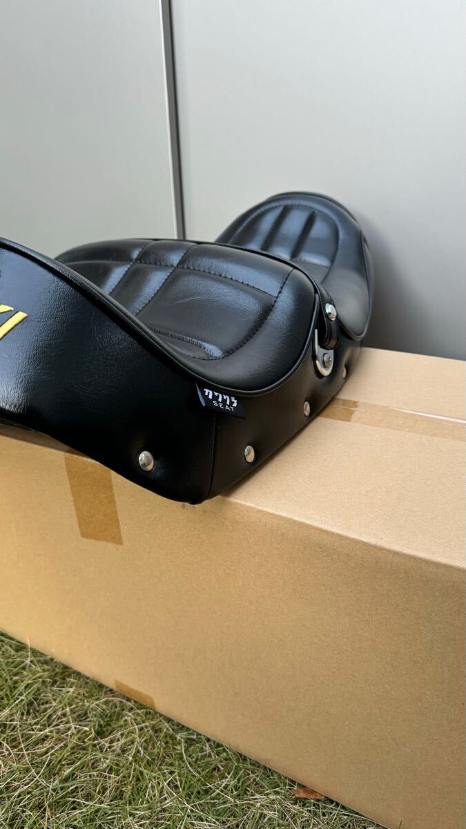 ゼファー750 純正加工川口シート 猫背 ノッチ仕様 ゲルザブ入り ゼファー750 純正加工川口シート 猫背 ノッチ仕様 ゲルザブ入り