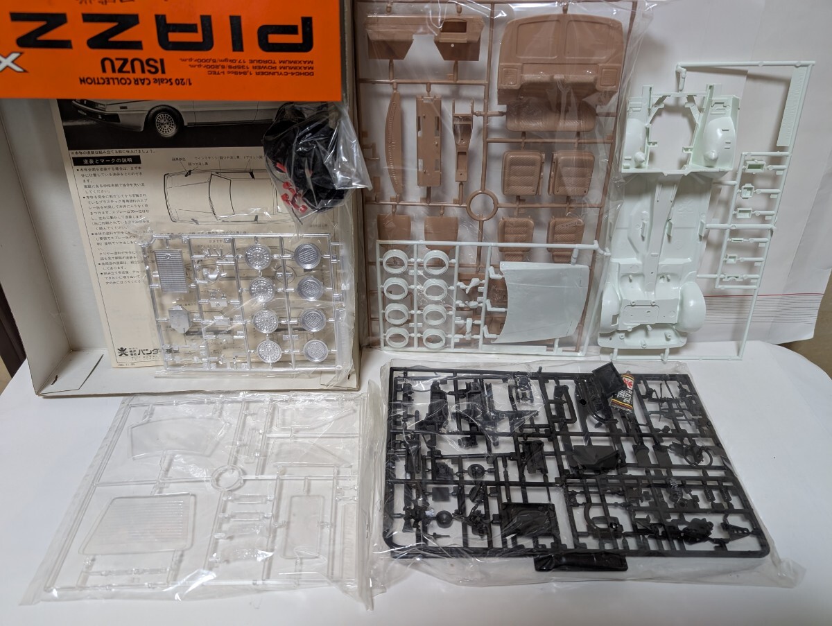 バンダイ ISUZU PIAZZA XE 1/20 シニア感覚