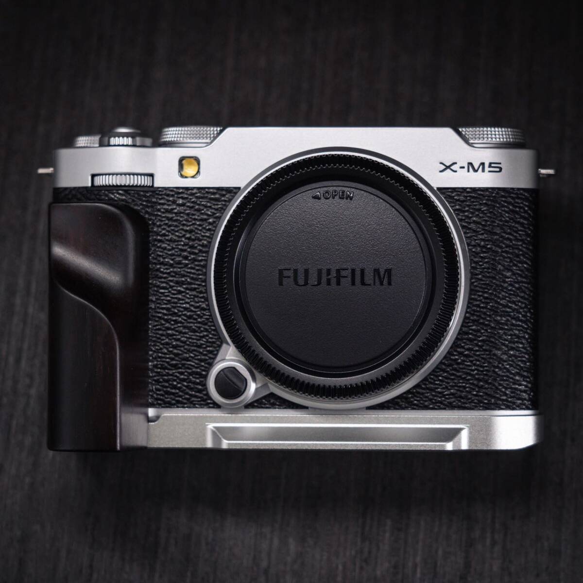 新品 富士フイルム FUJIFILM xm5 X-M5用 ハンドグリップ|Yahoo 新品 富士フイルム FUJIFILM xm5 X-M5用 ハンドグリップ|Yahoo