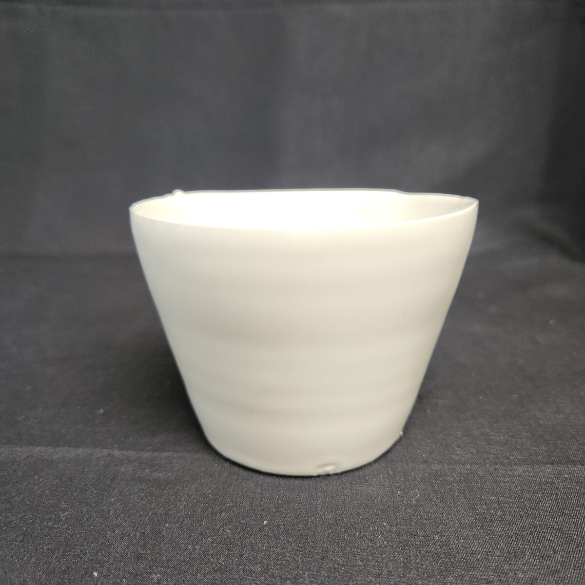 Yahoo!オークション - 黒田泰蔵 白磁 円筒 最大直径9.8cm×高さ Yahoo!オークション - 黒田泰蔵 白磁 円筒 最大直径9.8cm×高さ