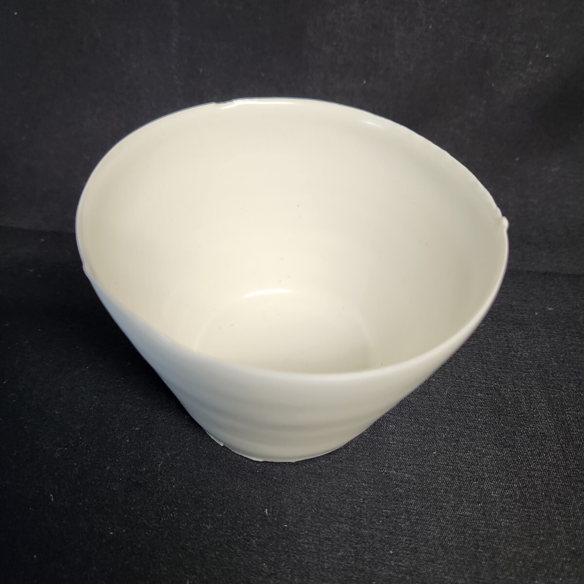 Yahoo!オークション - 黒田泰蔵 白磁 円筒 最大直径9.8cm×高さ Yahoo!オークション - 黒田泰蔵 白磁 円筒 最大直径9.8cm×高さ