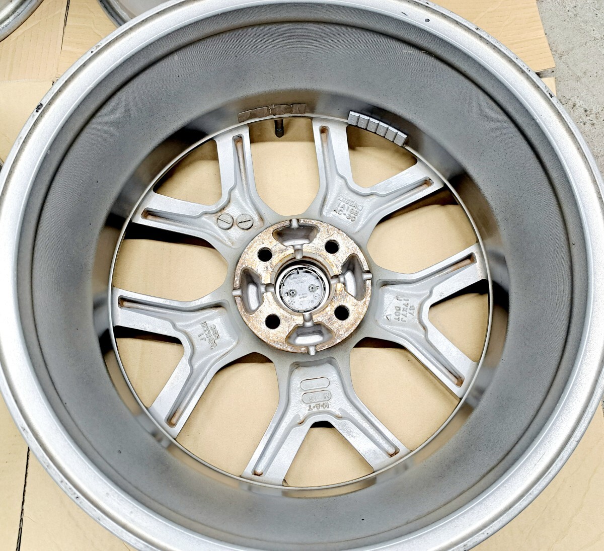 美品】日産 ノート ニスモS 純正 17インチ ホイール 4本セット 美品】日産 ノート ニスモS 純正 17インチ ホイール 4本セット