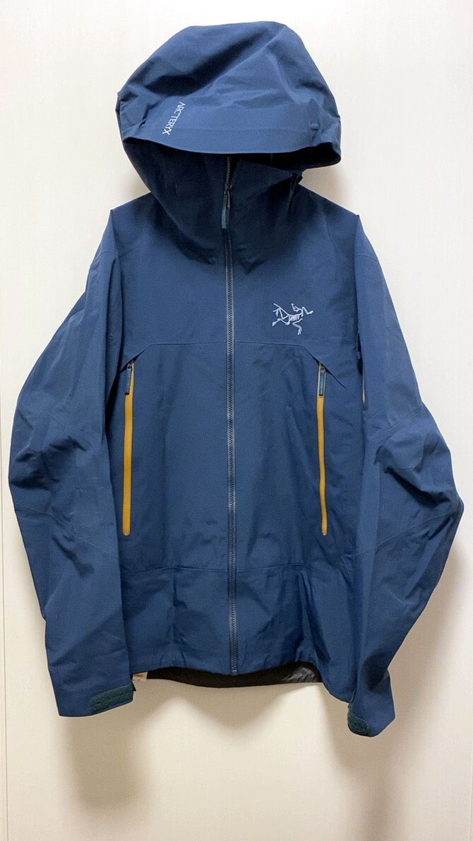 送料無料 ARC'TERYX Sabre Jacket USサイズ:M 色:Blue Moon 送料無料 ARC'TERYX Sabre Jacket USサイズ:M 色:Blue Moon