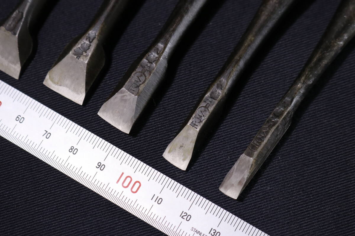刃幅6mm~30mm くろ牛など 小振り古鑿 6本まとめ 大工道具_画像3