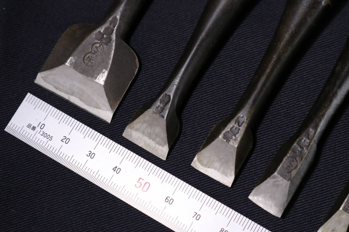 刃幅6mm~30mm くろ牛など 小振り古鑿 6本まとめ 大工道具_画像4