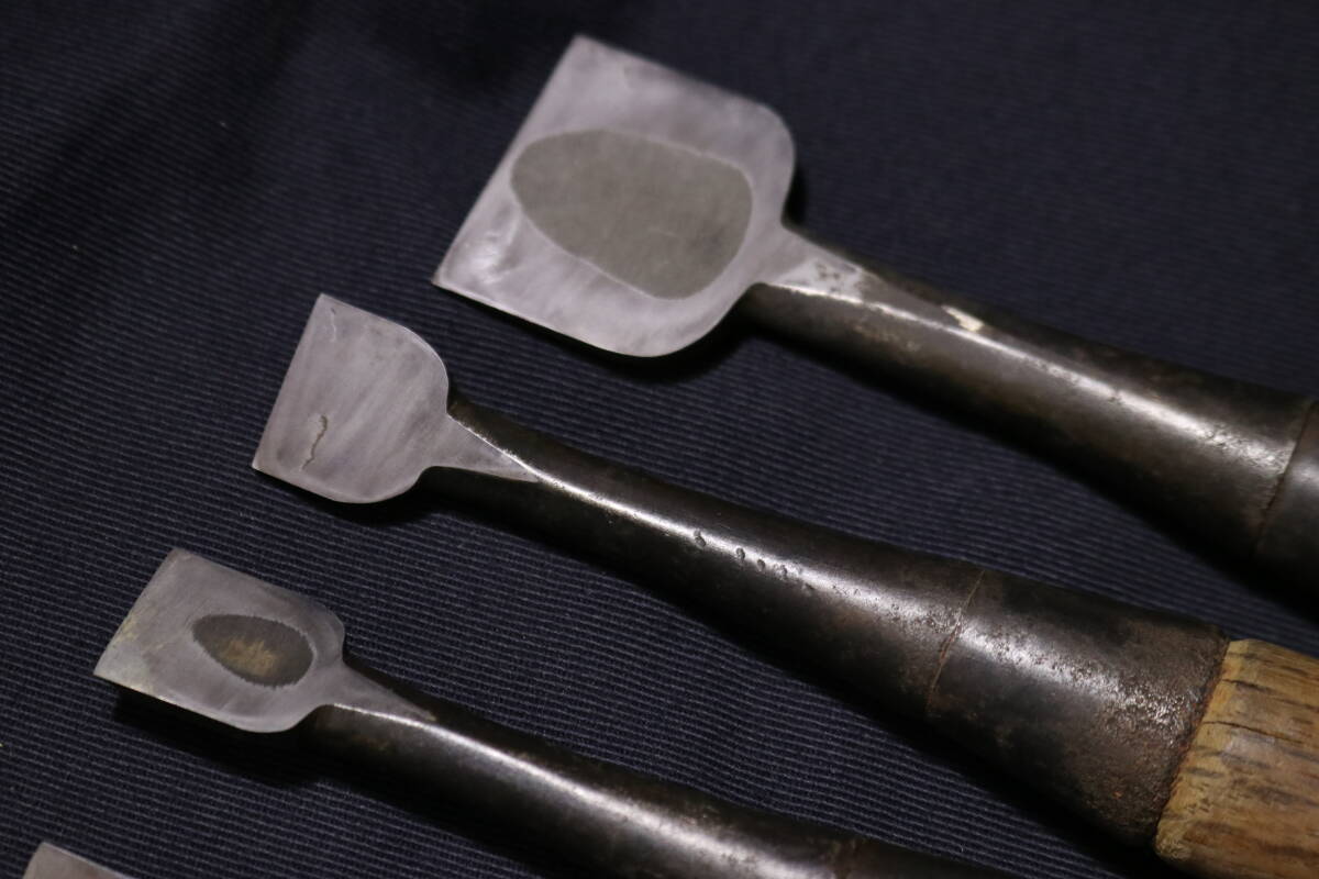 刃幅6mm~30mm くろ牛など 小振り古鑿 6本まとめ 大工道具_画像8