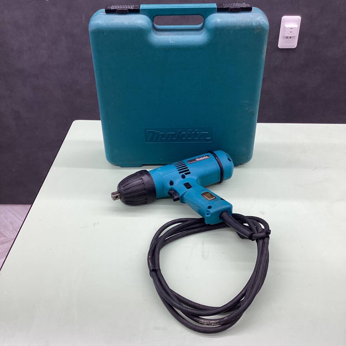 19go【中古品】〇マキタ(makita) インパクトレンチ 6904VH