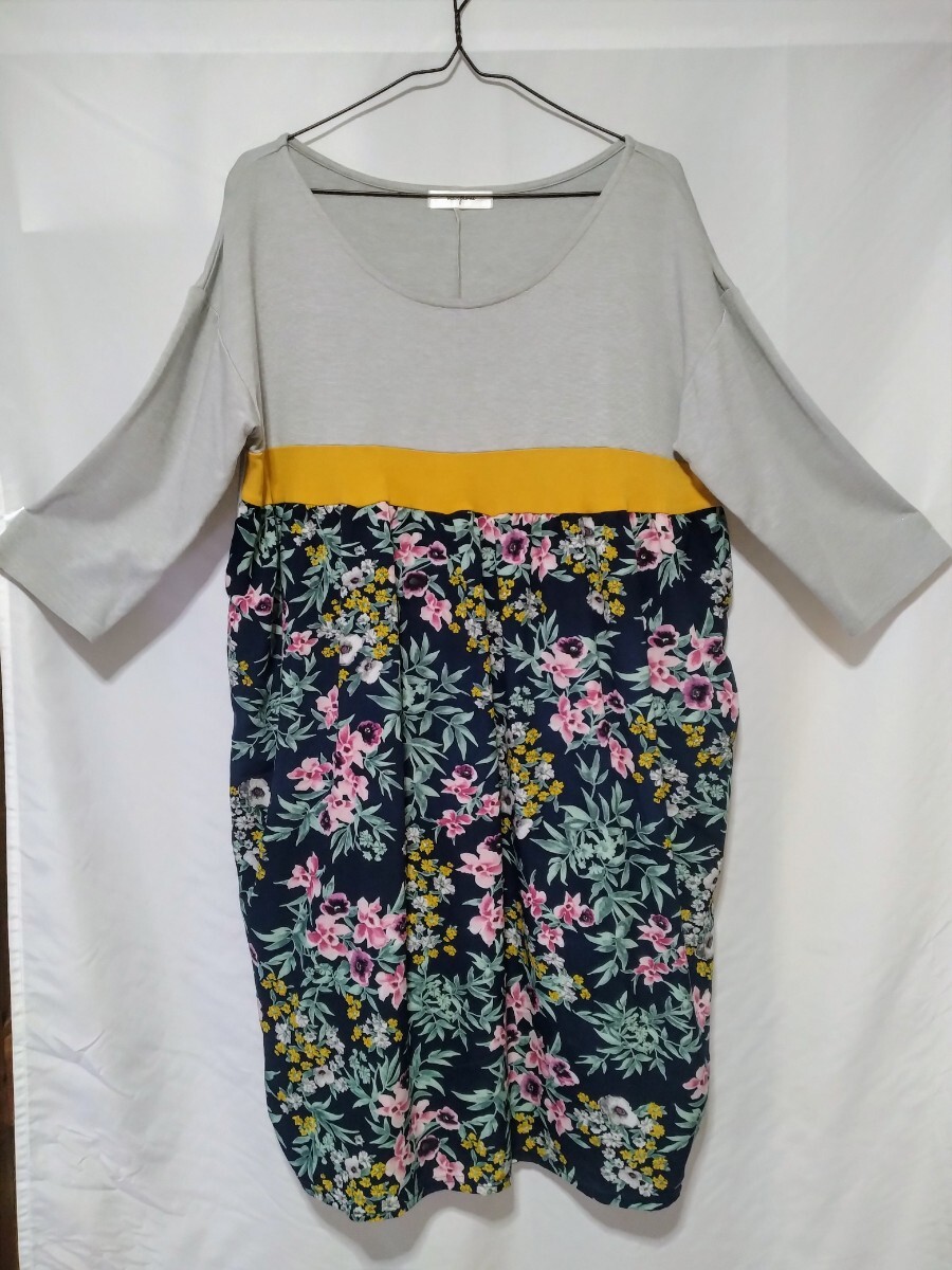 長袖ワンピース 花柄　レディース中古