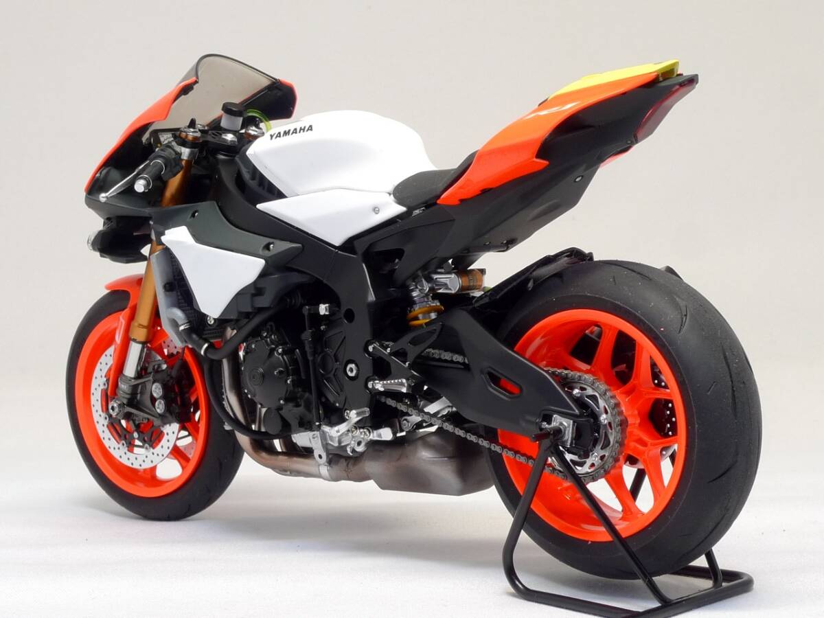 タミヤ・1/12・ヤマハ YZF-R1・ マルボロ・サーキット走行仕様 タミヤ・1/12・ヤマハ YZF-R1・ マルボロ・サーキット走行仕様