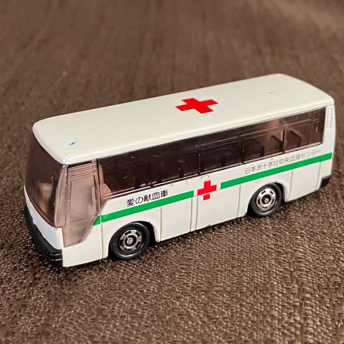 非売品】トミカ 1988年製 献血バス 日本赤十字社中央血液 非売品】トミカ 1988年製 献血バス 日本赤十字社中央血液