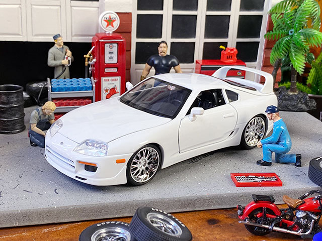 映画　ワイルドスピード　ダイキャストミニカー　1/24スケール　（ブライアン/トヨタ　スープラ/ホワイト）　■　アメリカン雑貨