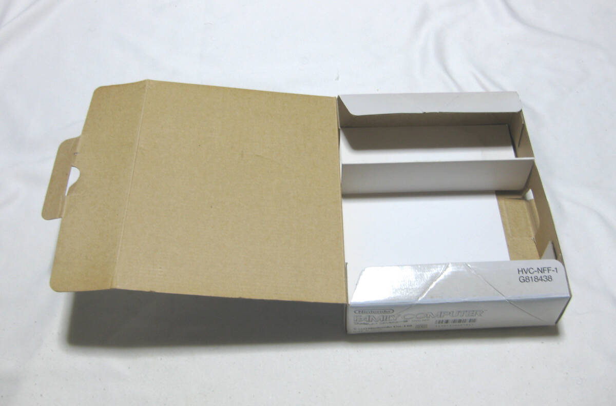 除菌済/作動保証 中古 NEW ニューファミコン 本体 箱説付 作動品 除菌済/作動保証 中古 NEW ニューファミコン 本体 箱説付 作動品