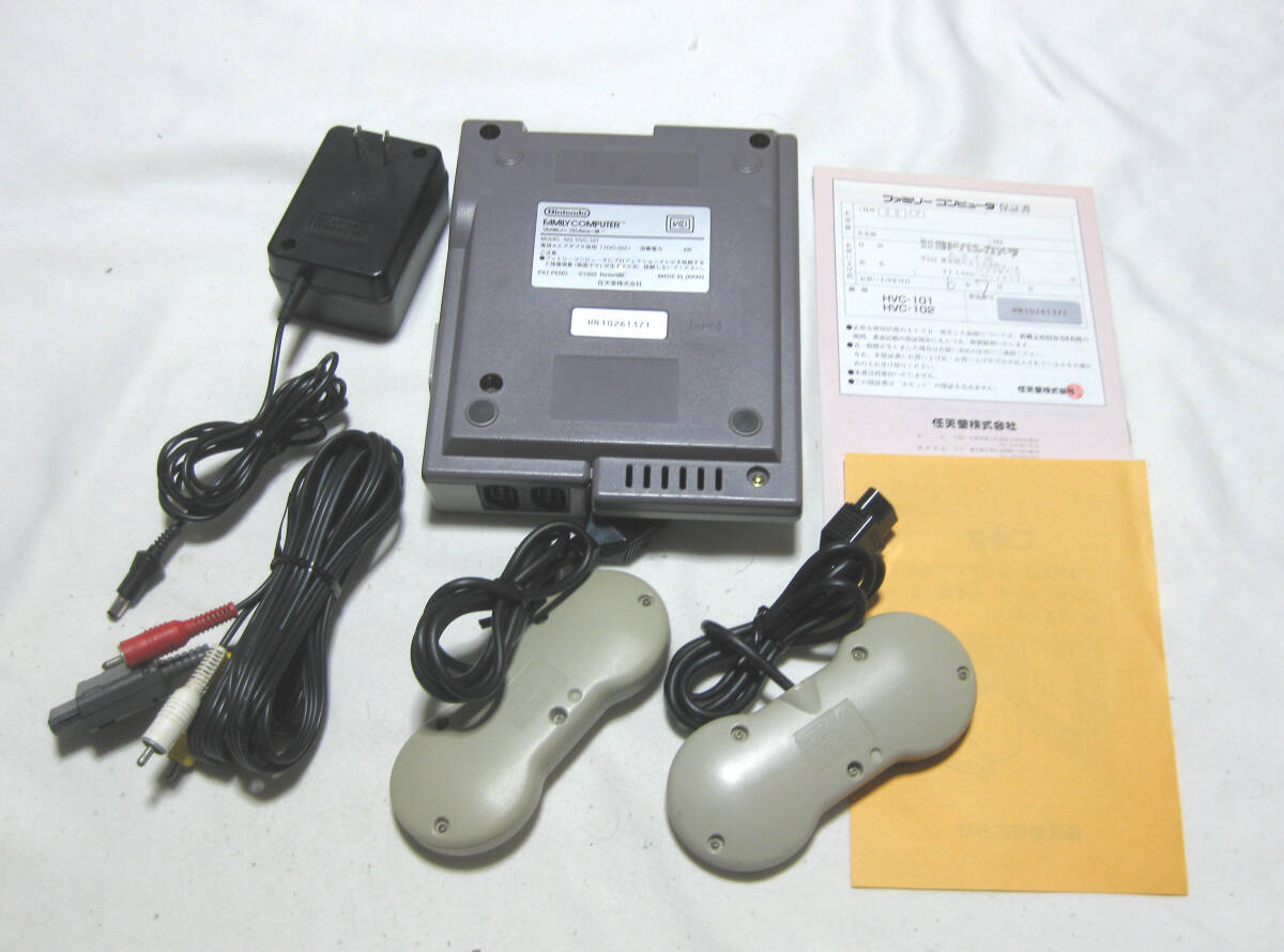 除菌済/作動保証 中古 NEW ニューファミコン 本体 箱説付 作動品 除菌済/作動保証 中古 NEW ニューファミコン 本体 箱説付 作動品
